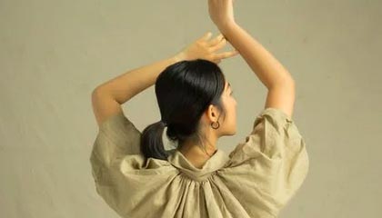女子紧攥20万现金大哭:我自己的钱,还不能自由支配?民警操作亮了